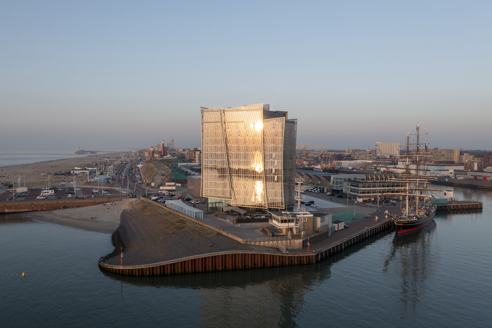 KCAP Complete the Inntel Hotel, in The Hague